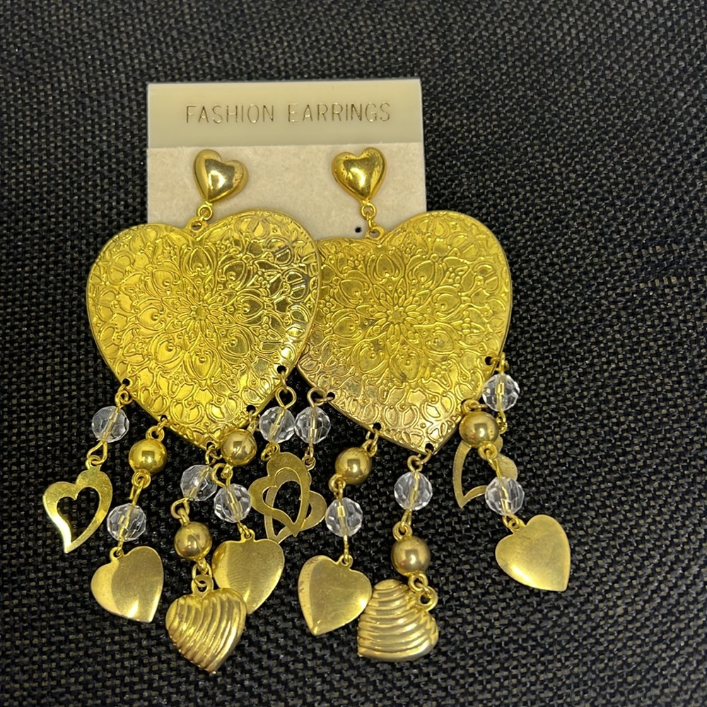Vintage gold tone hearts pierced earrings with heart dangles approx 3.5” inches